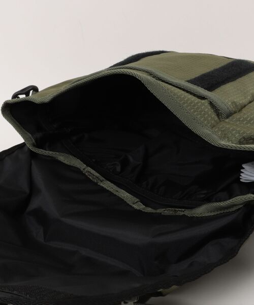 Gramicci（グラミチ）の「【RS】【GRAMICCI】MULTI SIDE BAG（ショルダーバッグ・メンズ・オリーブ/ブラック・FREE）」の4枚目の写真