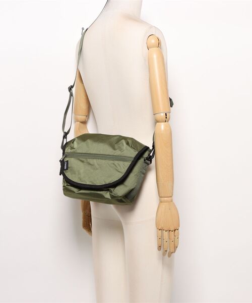 Gramicci（グラミチ）の「【RS】【GRAMICCI】MULTI SIDE BAG（ショルダーバッグ・メンズ・オリーブ/ブラック・FREE）」の5枚目の写真