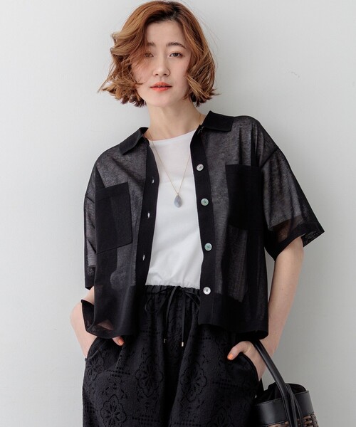 23区 L(ニジュウサンクオオキイサイズ)の「シアー ポロニット(ニット/セーター・レディース・レッド系/ブラック系/ダークブラウン系/アイボリー系・44/46)」の2枚目の写真