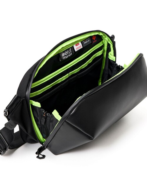 beruf baggage(ベルーフバゲッジ)の「【beruf baggage/ベルーフ バゲージ】brf-GR21-WPL URBAN EXPLORER 6.0 20周年記念モデル(ショルダーバッグ・メンズ・ブラック・FREE)」の3枚目の写真