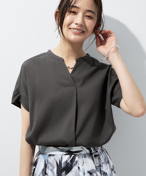 INDIVI(インディヴィ)の「【洗える/SETUP可能】スキッパーブラウス(シャツ/ブラウス・レディース・ネイビー/ブラック/スミクロ/ライトグレー/オフホワイト・38/05/13/15 /19/34)」の3枚目の写真