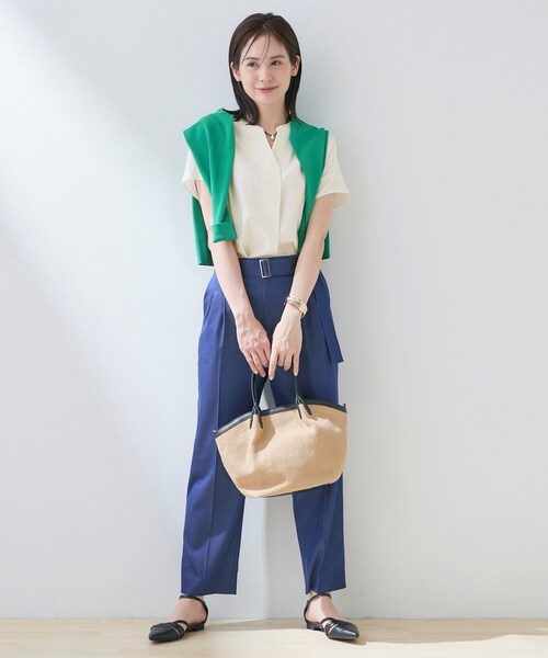 INDIVI(インディヴィ)の「【洗える/SETUP可能】スキッパーブラウス(シャツ/ブラウス・レディース・ネイビー/ブラック/スミクロ/ライトグレー/オフホワイト・38/05/13/15 /19/34)」の9枚目の写真