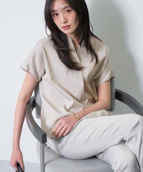 INDIVI(インディヴィ)の「【洗える/SETUP可能】スキッパーブラウス(シャツ/ブラウス・レディース・ネイビー/ブラック/スミクロ/ライトグレー/オフホワイト・38/05/13/15 /19/34)」の11枚目の写真