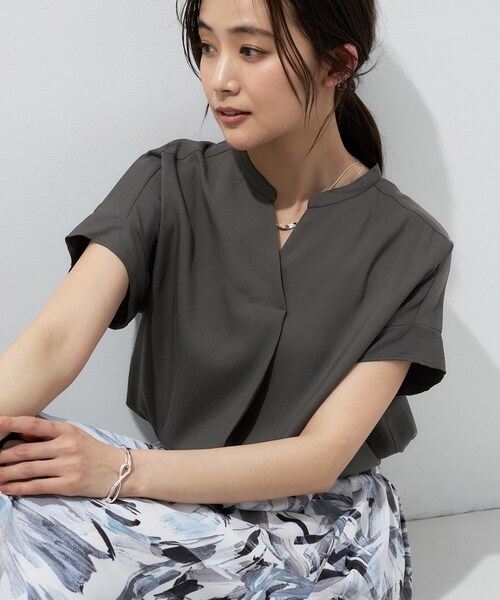 INDIVI(インディヴィ)の「【洗える/SETUP可能】スキッパーブラウス(シャツ/ブラウス・レディース・ネイビー/ブラック/スミクロ/ライトグレー/オフホワイト・38/05/13/15 /19/34)」の15枚目の写真