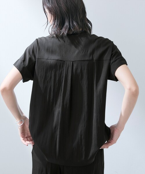 INDIVI(インディヴィ)の「【洗える/SETUP可能】スキッパーブラウス(シャツ/ブラウス・レディース・ネイビー/ブラック/スミクロ/ライトグレー/オフホワイト・38/05/13/15 /19/34)」の20枚目の写真