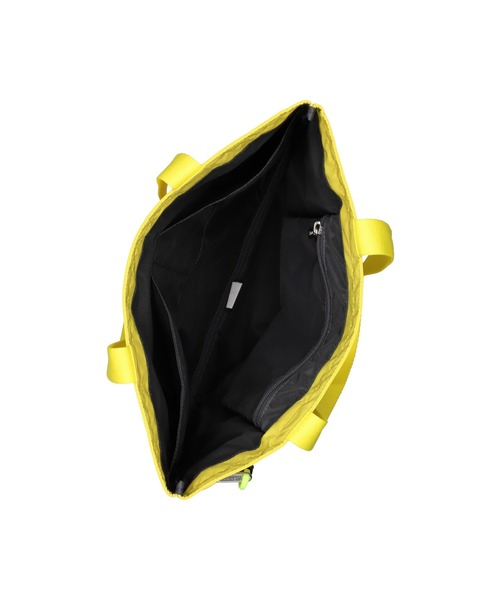 MSGM(エムエスジーエム)の「【MSGM×LeSportsac】Large Emerald Tote Yellow(トートバッグ・レディース・イエロー・ONE SIZE)」の4枚目の写真