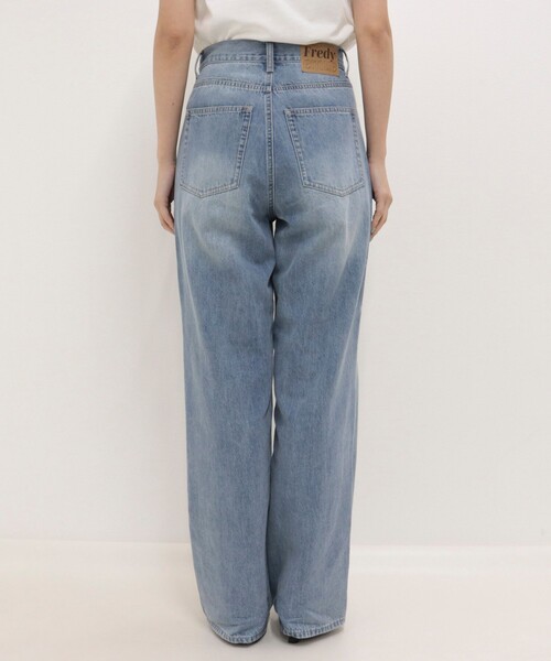fredy emue（フレディエミュ）の「【@sora_522m企画】BASIC STRAIGHT LIGHT DENIM（デニムパンツ・レディース・ブルー/ブラック・36/37/38/34）」の15枚目の写真