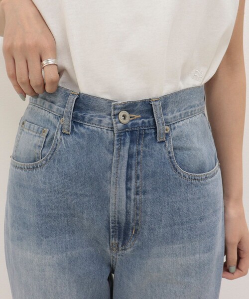 fredy emue（フレディエミュ）の「【@sora_522m企画】BASIC STRAIGHT LIGHT DENIM（デニムパンツ・レディース・ブルー/ブラック・36/37/38/34）」の18枚目の写真