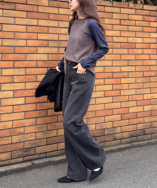 fredy emue（フレディエミュ）の「【@sora_522m企画】BASIC STRAIGHT LIGHT DENIM（デニムパンツ・レディース・ブルー/ブラック・36/37/38/34）」の19枚目の写真