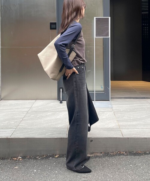 fredy emue（フレディエミュ）の「【@sora_522m企画】BASIC STRAIGHT LIGHT DENIM（デニムパンツ・レディース・ブルー/ブラック・36/37/38/34）」の22枚目の写真