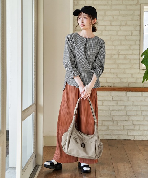 IKKA LOUNGE(イッカラウンジ)の「2WAY袖リボンブラウス(シャツ/ブラウス・レディース・その他1/ネイビー/ブルー/オフホワイト・L/M/S)」の9枚目の写真