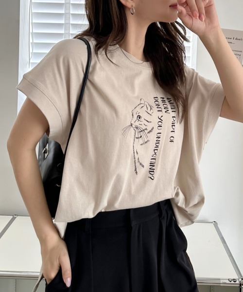 Ada.(エイダ)の「線画 キャット Tシャツ(Tシャツ/カットソー・レディース・ブラック/グレイッシュベージュ/オフホワイト・FREE)」の3枚目の写真