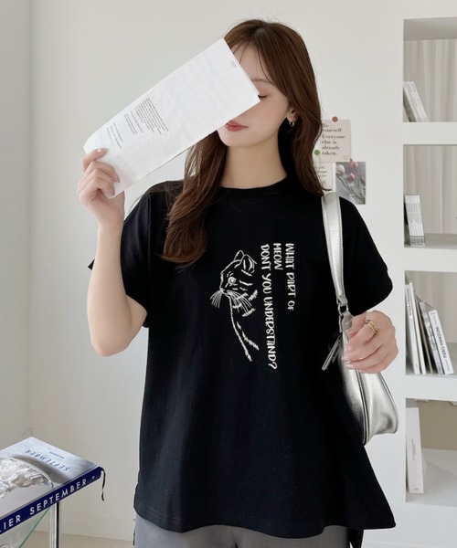 Ada.(エイダ)の「線画 キャット Tシャツ(Tシャツ/カットソー・レディース・ブラック/グレイッシュベージュ/オフホワイト・FREE)」の2枚目の写真