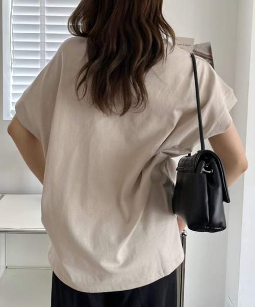 Ada.(エイダ)の「線画 キャット Tシャツ(Tシャツ/カットソー・レディース・ブラック/グレイッシュベージュ/オフホワイト・FREE)」の12枚目の写真