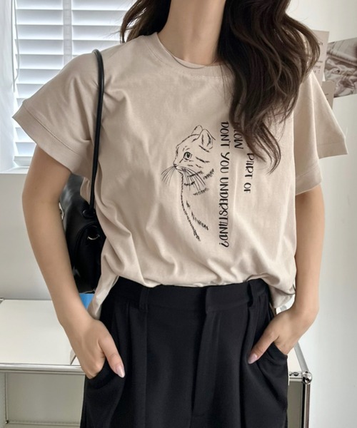 Ada.(エイダ)の「線画 キャット Tシャツ(Tシャツ/カットソー・レディース・ブラック/グレイッシュベージュ/オフホワイト・FREE)」の11枚目の写真