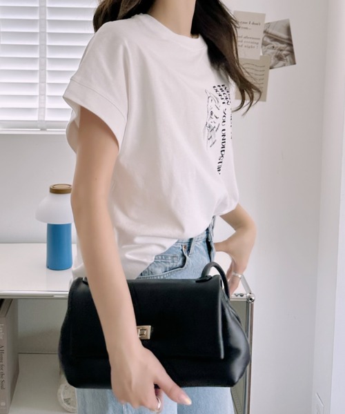 Ada.(エイダ)の「線画 キャット Tシャツ(Tシャツ/カットソー・レディース・ブラック/グレイッシュベージュ/オフホワイト・FREE)」の6枚目の写真