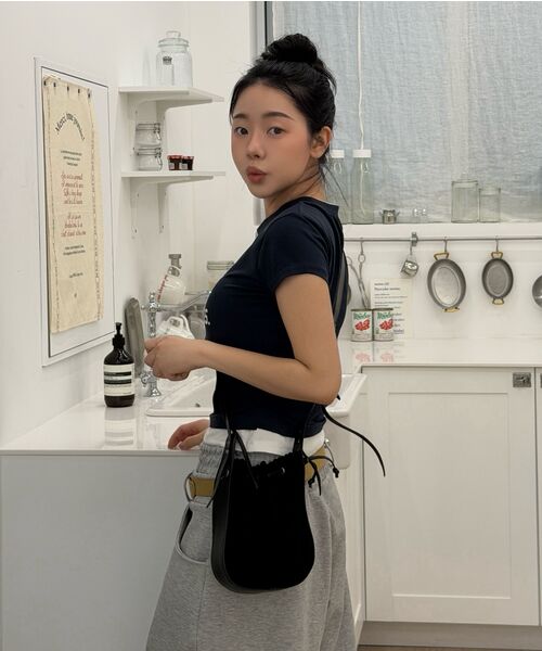 OGARP（オガープ）の「Madison Leather Shoulder Bag Black（ショルダーバッグ・レディース・ブラック・FREE）」の4枚目の写真