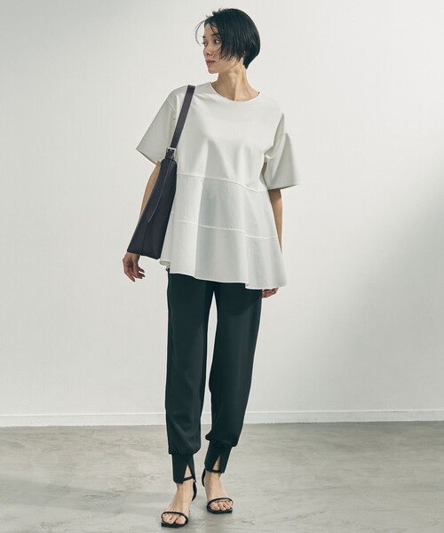 UNFILO(アンフィーロ)の「【VERY掲載】BEAUTY FORM-T コンビティアード Tシャツ(Tシャツ/カットソー・レディース・ブラック系/ベージュ系/ピンク系/ブラック系1/ホワイト系・X-LARGE/XX-LARGE)」の10枚目の写真