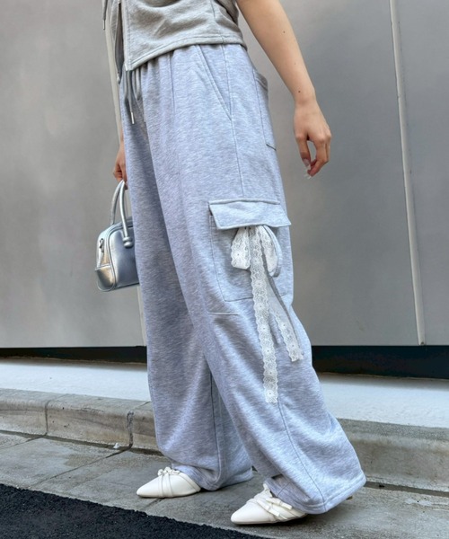 continuer de NICE CLAUP（コンティニューデナイスクラップ）の「スウェットリボンカーゴパンツ（その他パンツ・レディース・トップグレー/オフホワイト/ブラック・FREE）」の4枚目の写真