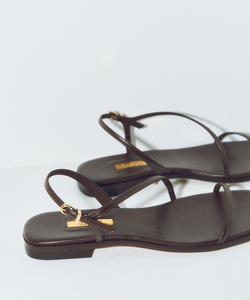GRISE(グリーズ)の「MIDORI UEEDA×GRISEナローストラップフラットサンダル(サンダル・レディース・ブラック/ブラウン・SMALL/MEDIUM/LARGE/X-LARGE)」の15枚目の写真