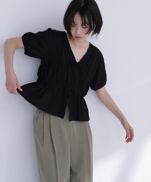 NATURAL BEAUTY BASIC(ナチュラルビューティーベーシック)の「フロントリボンシュリンクカットソー(Tシャツ/カットソー・レディース・ブルー/オフホワイト/ブラック・フリ-)」の3枚目の写真