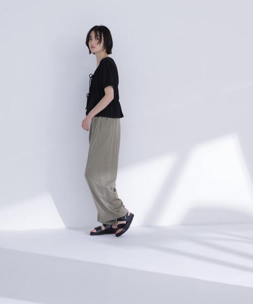 NATURAL BEAUTY BASIC(ナチュラルビューティーベーシック)の「フロントリボンシュリンクカットソー(Tシャツ/カットソー・レディース・ブルー/オフホワイト/ブラック・フリ-)」の21枚目の写真