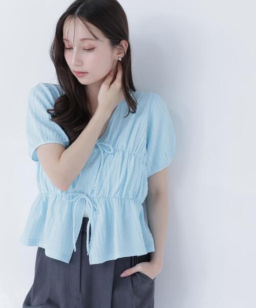 NATURAL BEAUTY BASIC(ナチュラルビューティーベーシック)の「フロントリボンシュリンクカットソー(Tシャツ/カットソー・レディース・ブルー/オフホワイト/ブラック・フリ-)」の6枚目の写真