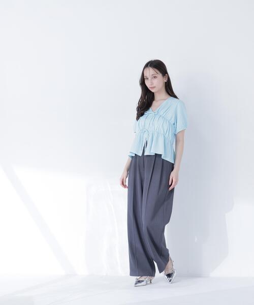 NATURAL BEAUTY BASIC(ナチュラルビューティーベーシック)の「フロントリボンシュリンクカットソー(Tシャツ/カットソー・レディース・ブルー/オフホワイト/ブラック・フリ-)」の7枚目の写真