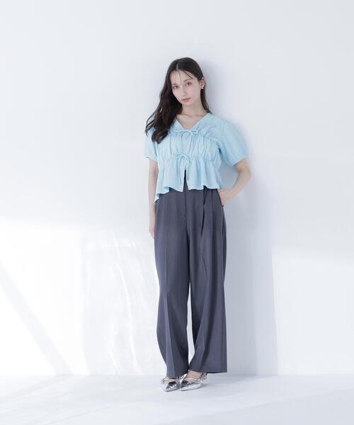 NATURAL BEAUTY BASIC(ナチュラルビューティーベーシック)の「フロントリボンシュリンクカットソー(Tシャツ/カットソー・レディース・ブルー/オフホワイト/ブラック・フリ-)」の9枚目の写真