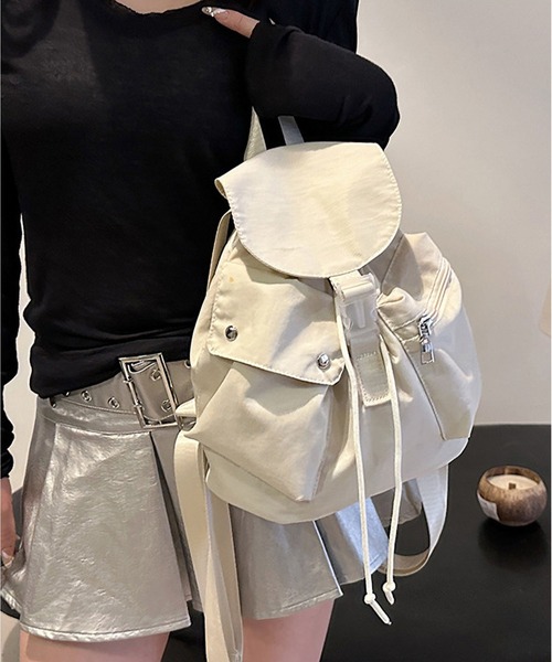 LA VORAGINE(ラ ヴォラジネ)の「軽いバッグアシメポケットコンパクトリュックサック(バックパック/リュック・レディース・ピンク/ブラック/アイボリー/ブルー・FREE)」の20枚目の写真