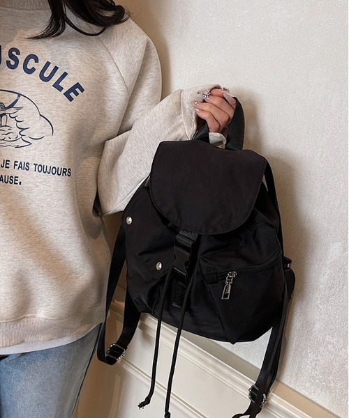 LA VORAGINE(ラ ヴォラジネ)の「軽いバッグアシメポケットコンパクトリュックサック(バックパック/リュック・レディース・ピンク/ブラック/アイボリー/ブルー・FREE)」の12枚目の写真