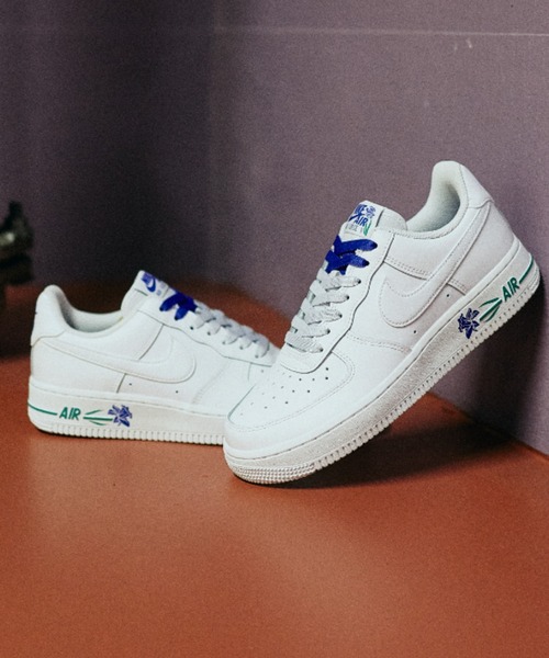 W AIR FORCE 1 '07 SE IF0498-101（スニーカー）｜NIKE（ナイキ）の