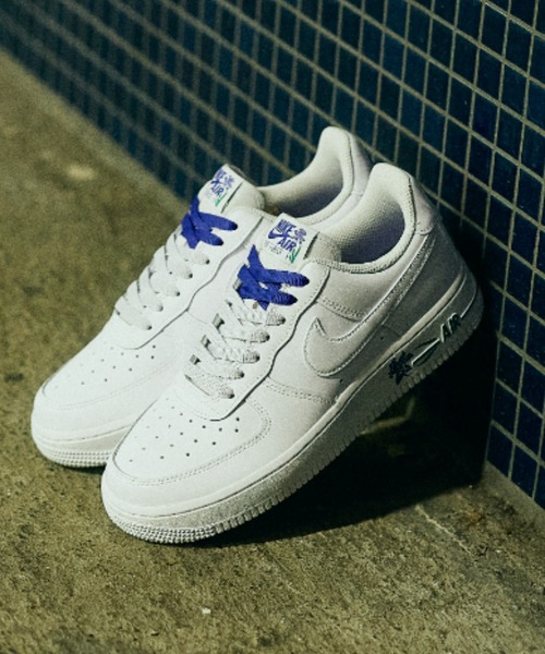 NIKE(ナイキ)の「W AIR FORCE 1 '07 SE IF0498-101(スニーカー・レディース・ホワイト・22.5cm/29.0cm/28.5cm/28.0cm/27.5cm/24.0cm/23.5cm/23.0cm/22.0cm/27.0cm/26.5cm/26.0cm/25.5cm/25.0cm/24.5cm)」の10枚目の写真