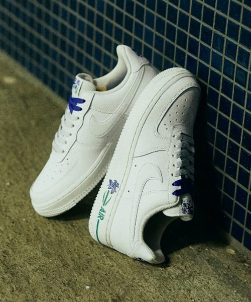 NIKE(ナイキ)の「W AIR FORCE 1 '07 SE IF0498-101(スニーカー・レディース・ホワイト・22.5cm/29.0cm/28.5cm/28.0cm/27.5cm/24.0cm/23.5cm/23.0cm/22.0cm/27.0cm/26.5cm/26.0cm/25.5cm/25.0cm/24.5cm)」の11枚目の写真