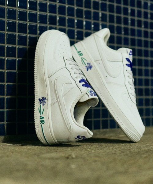 NIKE(ナイキ)の「W AIR FORCE 1 '07 SE IF0498-101(スニーカー・レディース・ホワイト・22.5cm/29.0cm/28.5cm/28.0cm/27.5cm/24.0cm/23.5cm/23.0cm/22.0cm/27.0cm/26.5cm/26.0cm/25.5cm/25.0cm/24.5cm)」の12枚目の写真