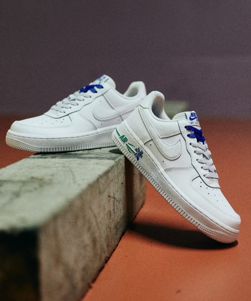 NIKE(ナイキ)の「W AIR FORCE 1 '07 SE IF0498-101(スニーカー・レディース・ホワイト・22.5cm/29.0cm/28.5cm/28.0cm/27.5cm/24.0cm/23.5cm/23.0cm/22.0cm/27.0cm/26.5cm/26.0cm/25.5cm/25.0cm/24.5cm)」の20枚目の写真