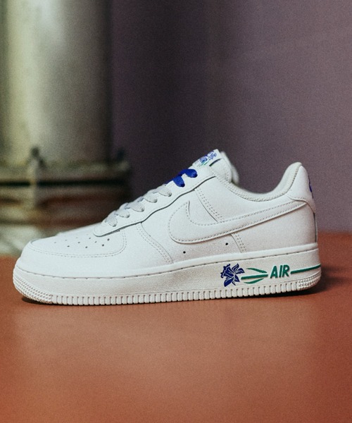 NIKE(ナイキ)の「W AIR FORCE 1 '07 SE IF0498-101(スニーカー・レディース・ホワイト・22.5cm/29.0cm/28.5cm/28.0cm/27.5cm/24.0cm/23.5cm/23.0cm/22.0cm/27.0cm/26.5cm/26.0cm/25.5cm/25.0cm/24.5cm)」の21枚目の写真