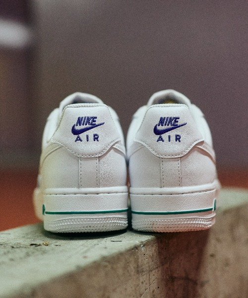 NIKE(ナイキ)の「W AIR FORCE 1 '07 SE IF0498-101(スニーカー・レディース・ホワイト・22.5cm/29.0cm/28.5cm/28.0cm/27.5cm/24.0cm/23.5cm/23.0cm/22.0cm/27.0cm/26.5cm/26.0cm/25.5cm/25.0cm/24.5cm)」の6枚目の写真