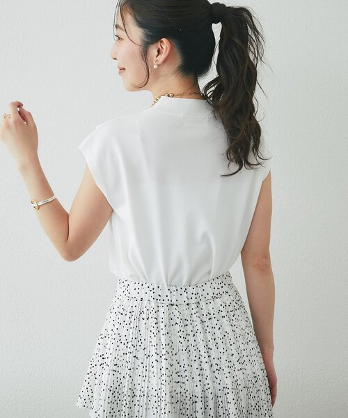 La boutique BonBon(ラブティックボンボン)の「【シリーズ累計お気に入り数1.5万突破!接触冷感・UVカット】クールタッチUVハイネックフレンチニット(ニット/セーター・レディース・ピンク/サックスブルー/チャコールグレー/ホワイト・FREE)」の6枚目の写真