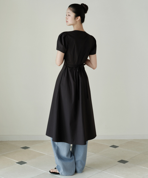 MUSINSA STANDARD WOMAN（ムシンサスタンダードウーマン）の「ウィメンズポプリンパフスリーブロングドレス[ブラック]（ワンピース・レディース・その他・X-SMALL/SMALL/MEDIUM/LARGE）」の3枚目の写真