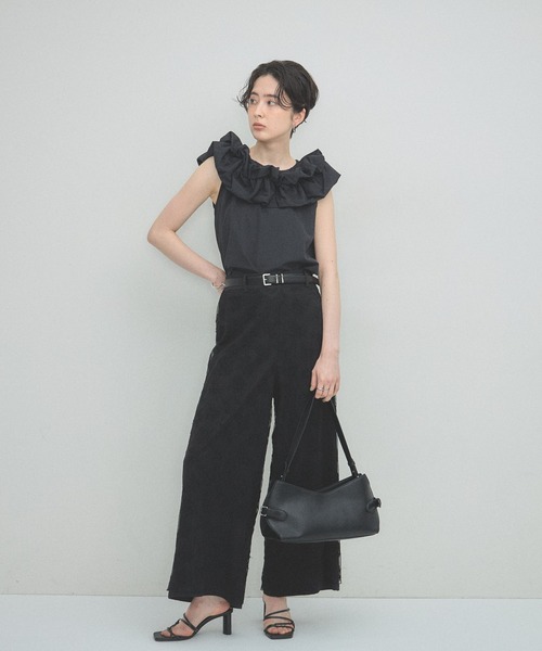 ARVELLIA（アルベリア）の「CLOUD RUFFLE BLOUSE（シャツ/ブラウス・レディース・ブラック/ホワイト・M）」の6枚目の写真