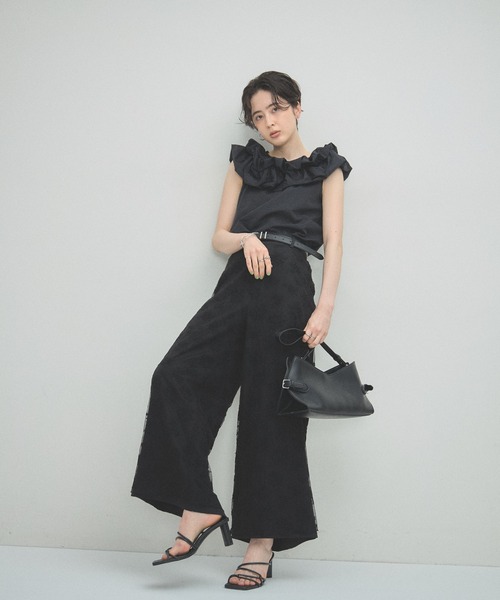 ARVELLIA（アルベリア）の「CLOUD RUFFLE BLOUSE（シャツ/ブラウス・レディース・ブラック/ホワイト・M）」の10枚目の写真