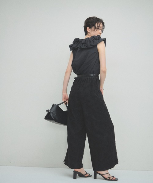 ARVELLIA（アルベリア）の「CLOUD RUFFLE BLOUSE（シャツ/ブラウス・レディース・ブラック/ホワイト・M）」の11枚目の写真