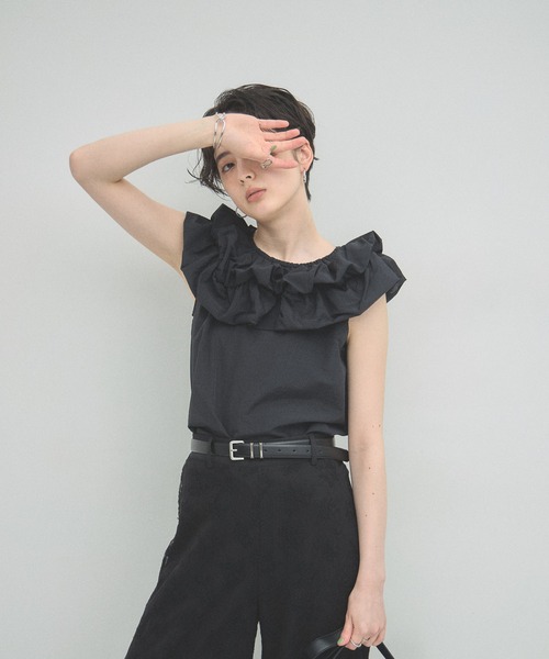 ARVELLIA（アルベリア）の「CLOUD RUFFLE BLOUSE（シャツ/ブラウス・レディース・ブラック/ホワイト・M）」の14枚目の写真