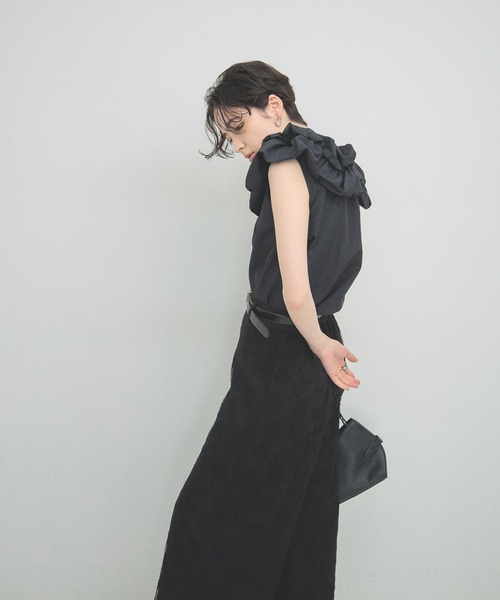 ARVELLIA（アルベリア）の「CLOUD RUFFLE BLOUSE（シャツ/ブラウス・レディース・ブラック/ホワイト・M）」の16枚目の写真