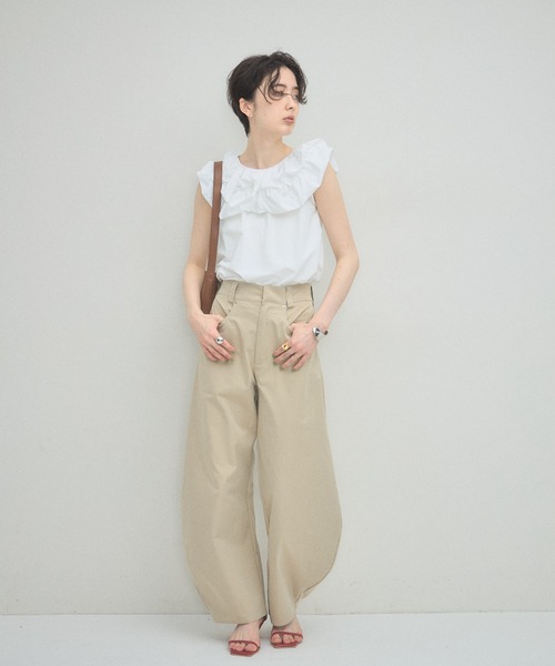 ARVELLIA（アルベリア）の「CLOUD RUFFLE BLOUSE（シャツ/ブラウス・レディース・ブラック/ホワイト・M）」の18枚目の写真