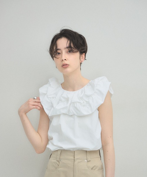 ARVELLIA（アルベリア）の「CLOUD RUFFLE BLOUSE（シャツ/ブラウス・レディース・ブラック/ホワイト・M）」の21枚目の写真
