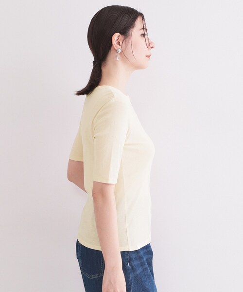 OPAQUE.CLIP(オペークドットクリップ)の「シアーコットンヘンリーネックカットソー【洗濯機OK】(Tシャツ/カットソー・レディース・ダークブラウン/アイボリー/ブラック・38/40)」の8枚目の写真