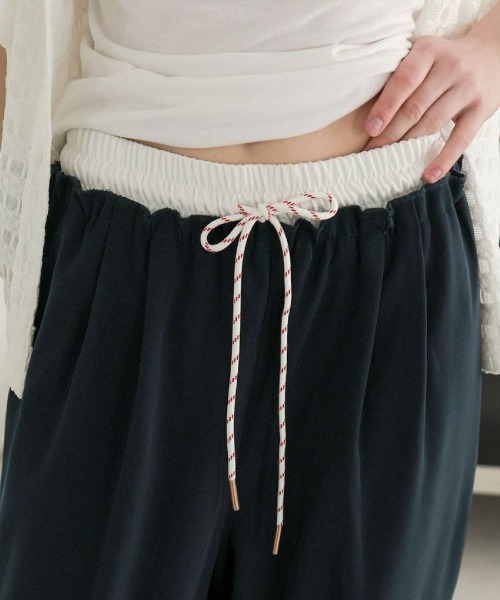 DONOBAN(ドノバン)の「ダブルウエストストレートパンツ(スラックス・レディース・ネイビー/ベージュ・MEDIUM/LONG/SHORT)」の4枚目の写真