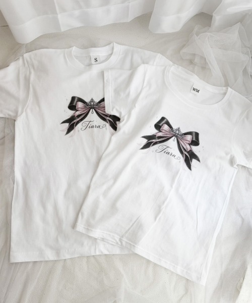 merrylatte(メリーラテ)の「リボン半袖Tシャツ【merrylatte×てぃあらコラボ】(Tシャツ/カットソー・レディース・ホワイト・WM/SMALL/MEDIUM/LARGE/X-LARGE/150/160/X-SMALL)」の6枚目の写真
